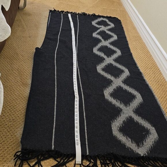 FRYE: Native American Poncho - Picture 6 of 10